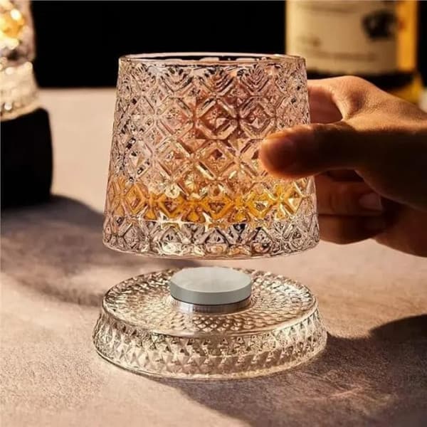 360° ROTATING WHISKEY GLASS WITH LED
